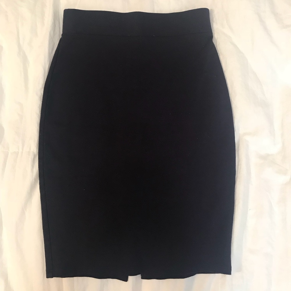 FOREVER 21 NAY BLUE MINI SKIRT